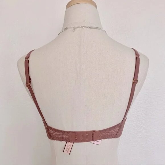 VS Vintage Rose Incredible Lightly-Lined Lace Plunge Bra - Picture 7 of 13